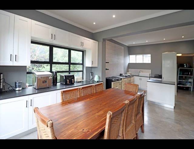 4 BEDROOM HOUSE TO LET IN WESTCLIFF